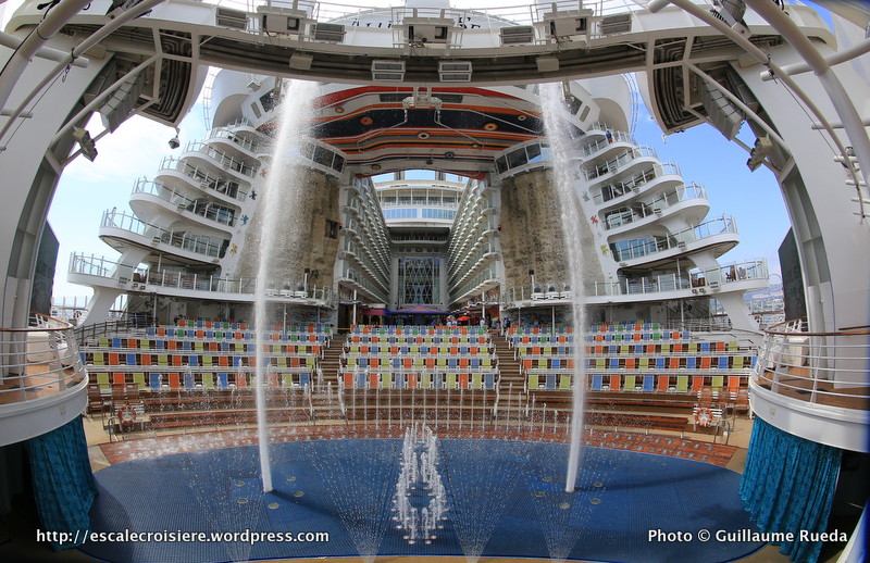 Allure of the Seas - Boardwalk - Aquatheater