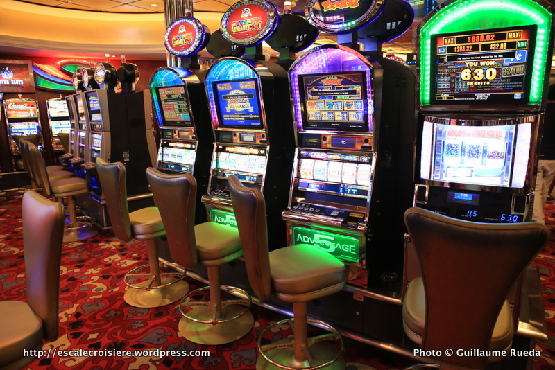 Allure of the Seas - Casino Royal