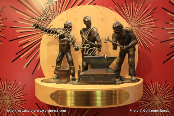 Allure of the Seas - Entertainment Palace - Casino Royal