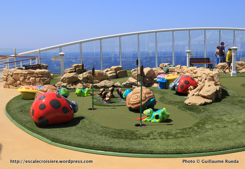 Allure of the Seas - Pool and Sports zone - Mini golf