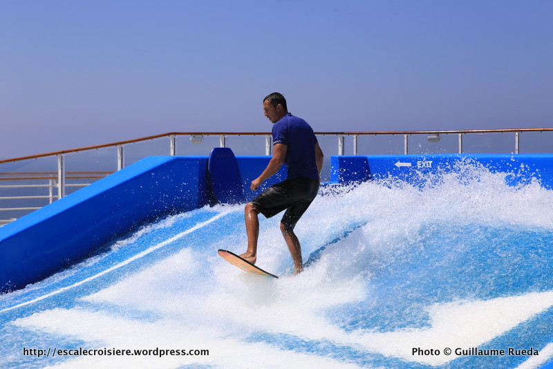 Allure of the Seas - Pool and Sports zone - Simulateur de surf Flow Rider
