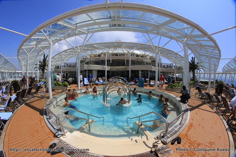 Allure of the Seas - Pool and Sports zone - Solarium