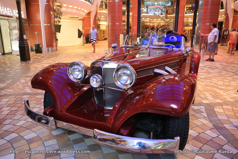 Allure of the Seas - Royal Promenade