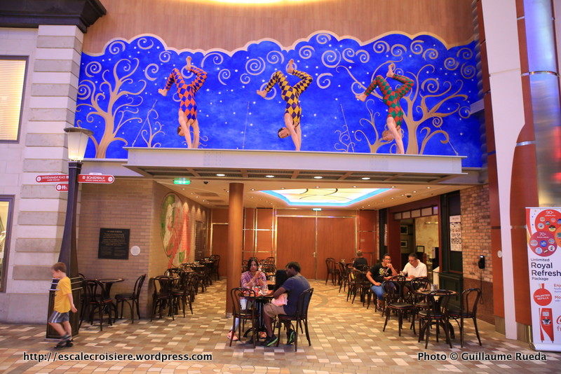 Allure of the Seas - Royal Promenade - Sorrento's