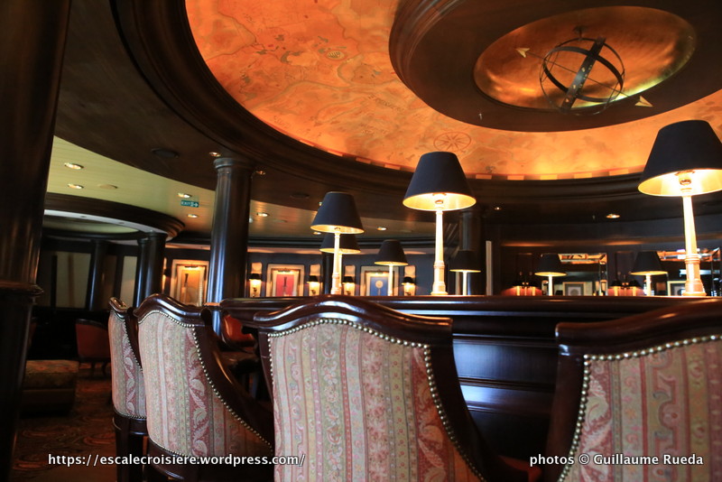 Crystal Serenity - Avenue Saloon