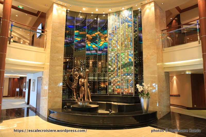 Crystal Serenity - Crystal Plaza