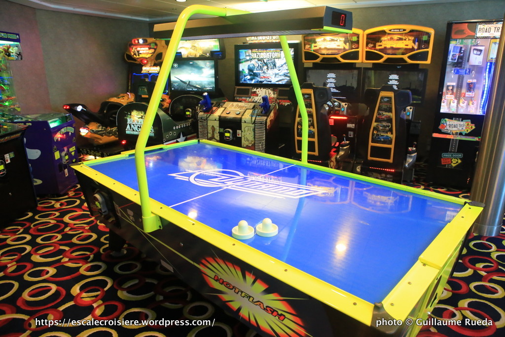 Celebrity Silhouette - Jeux d'arcades