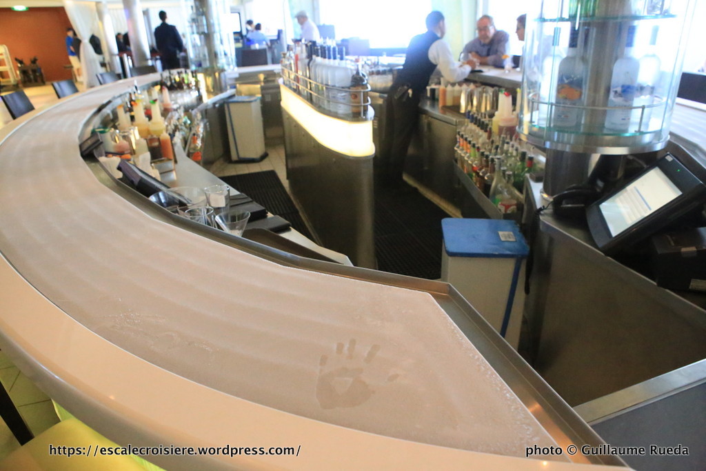 Celebrity Silhouette - Martini bar