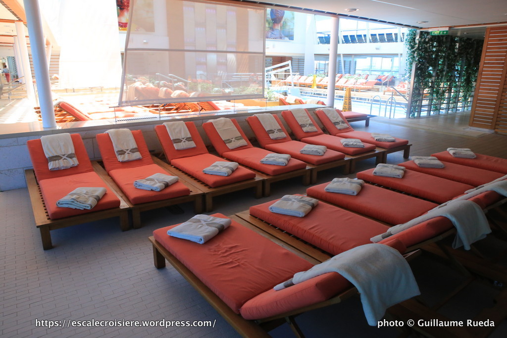 Celebrity Silhouette - Piscine intérieure