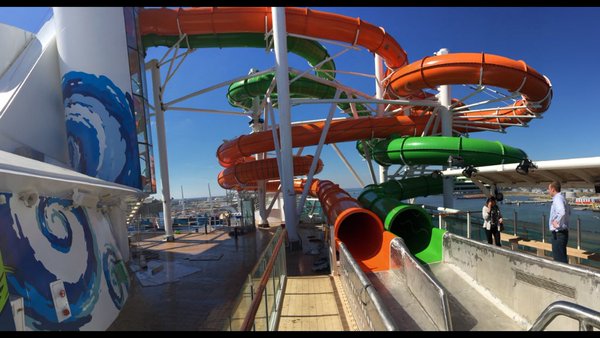 Liberty of the Seas - toboggans Perfect Storm - Nick Weir