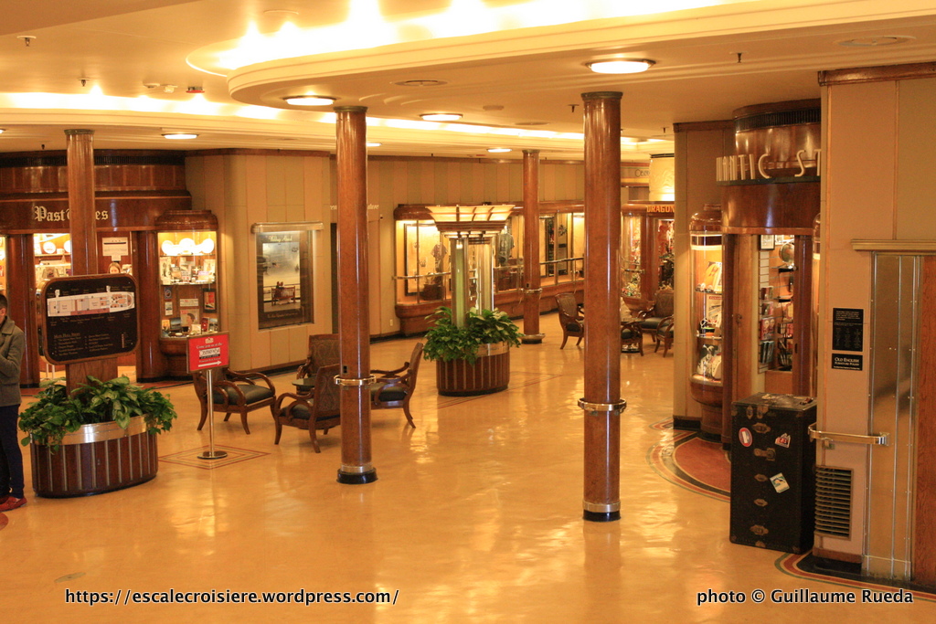 Queen Mary - Boutiques - The Main Hall