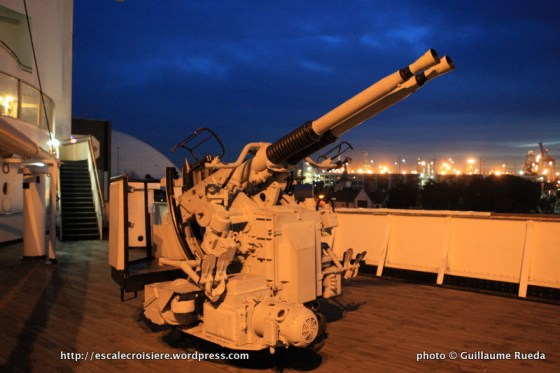 Queen Mary - Pont promenade - canon anti aérien 40 mm