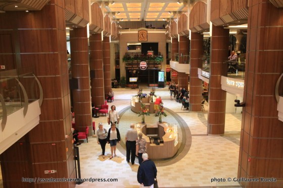 Ovation of the Seas - Royal Esplanade