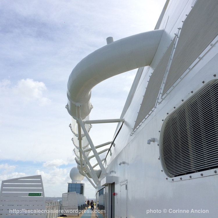 AIDAprima - Four elements - Aquapark - Toboggans