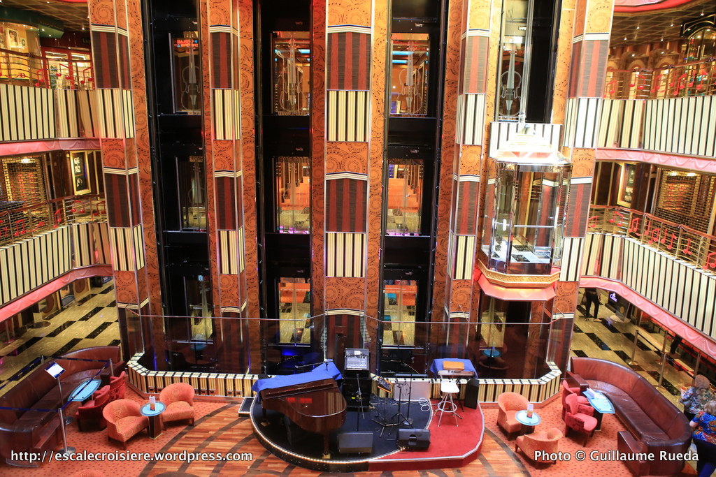 Costa Pacifica - Atrium – Atrio Welcome - Bar