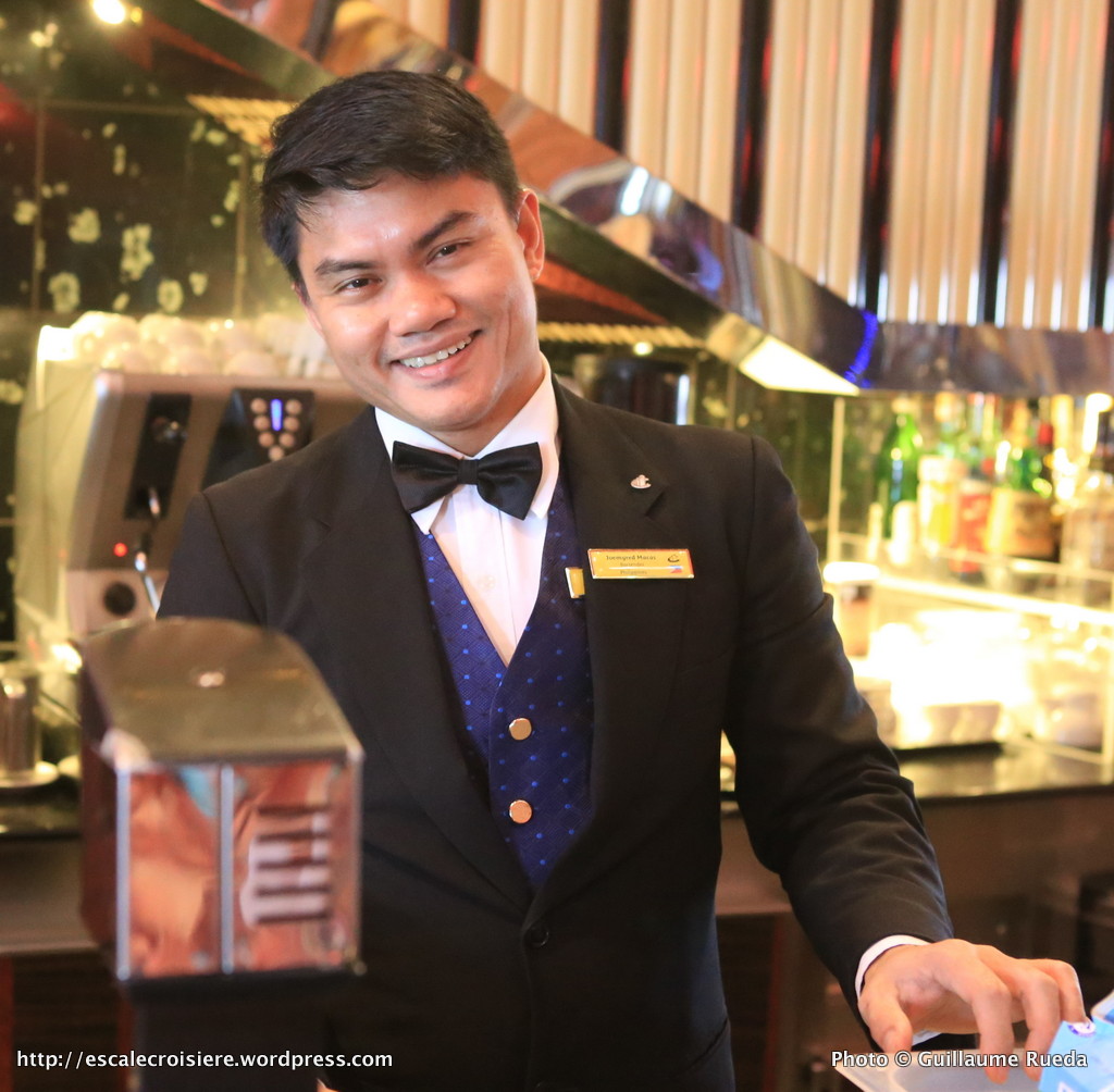 Costa Pacifica - équipage - bar tender