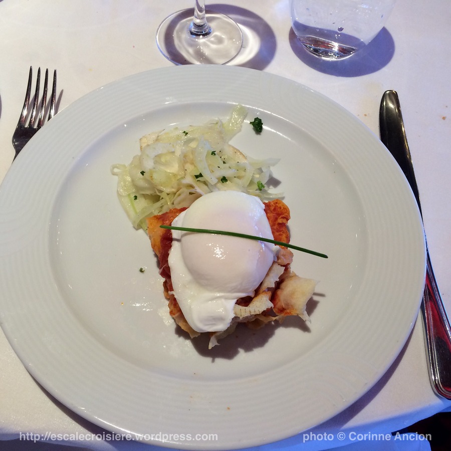 Costa Pacifica - oeuf poché sur pain perdu saveur méditerranéenne