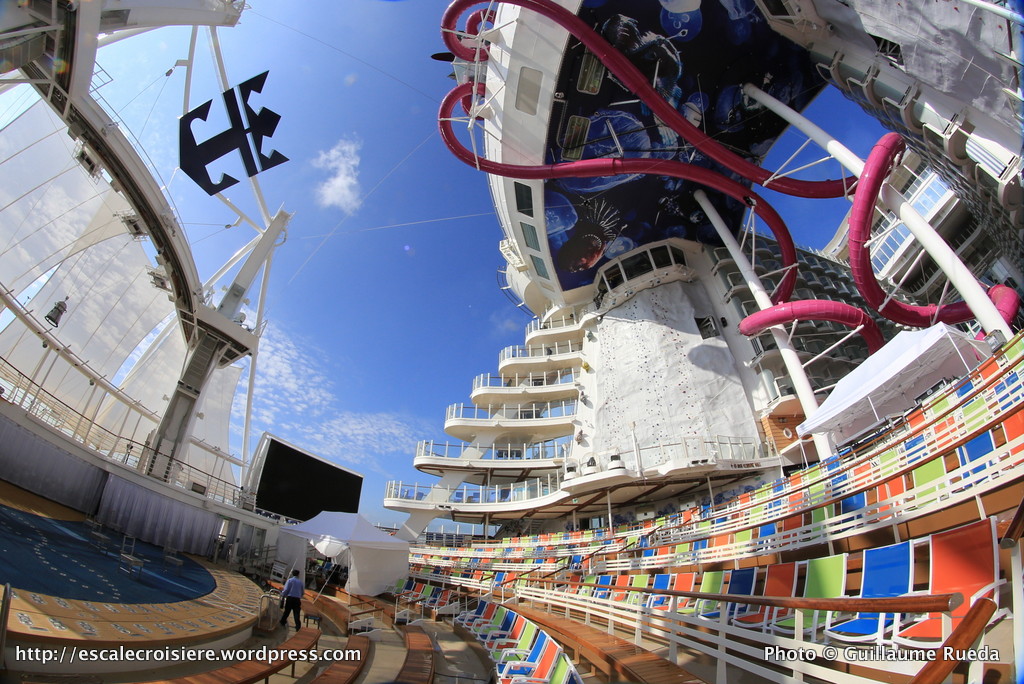 Harmony of the Seas - AquaTheater