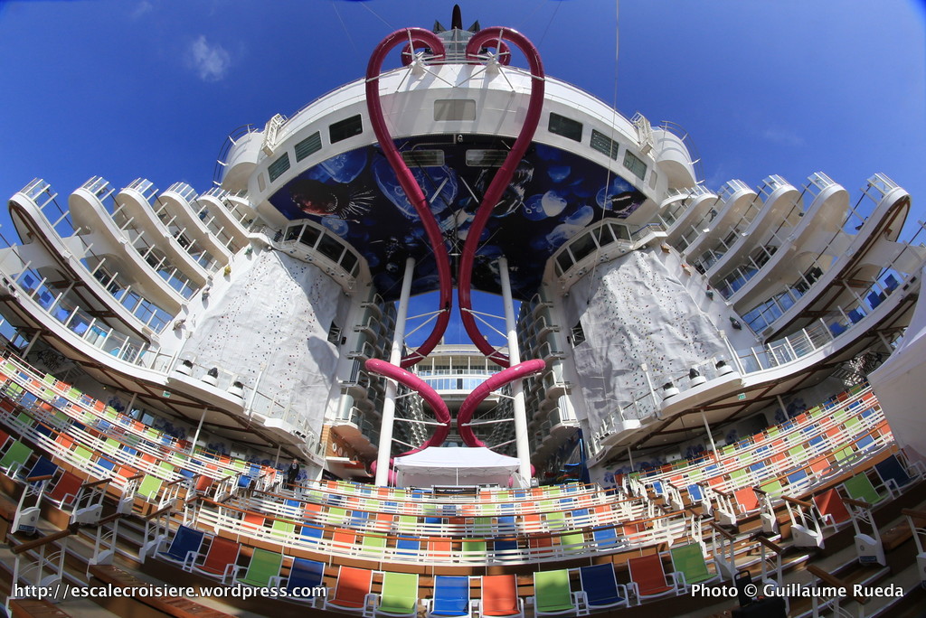Harmony of the Seas - AquaTheater