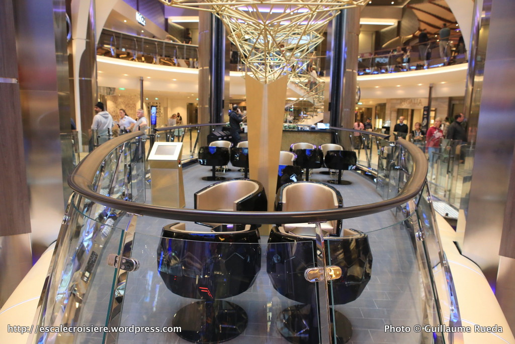 Harmony of the seas - rising tide bar