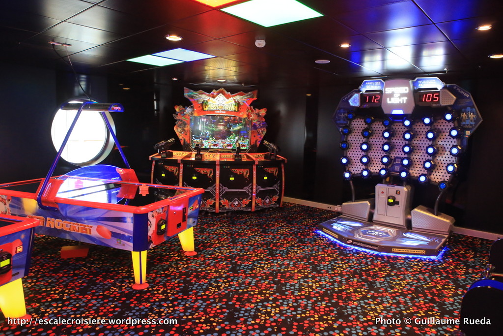 Harmony of the Seas Salle de jeux d'arcades - Court Sports
