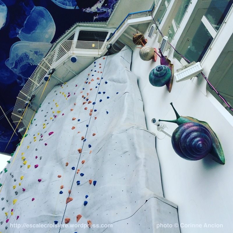 Harmony of the Seas - Art - Boardwalk