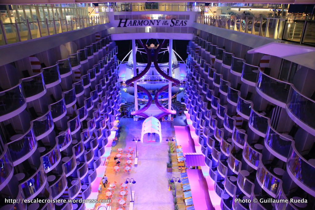 Harmony of the Seas by night - Boardwalk
