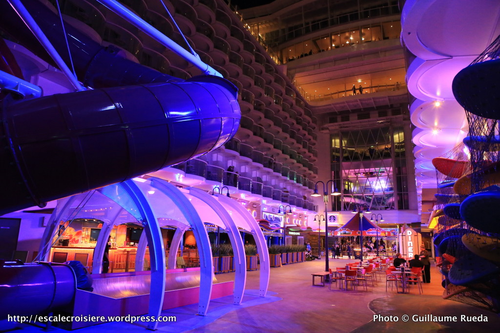 Harmony of the Seas by night - Boardwalk