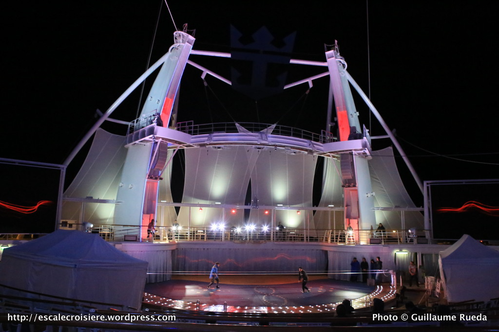Harmony of the Seas by night - Boardwalk - Aquatheater