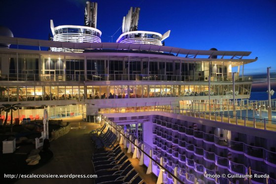Harmony of the Seas by night - Windjammer