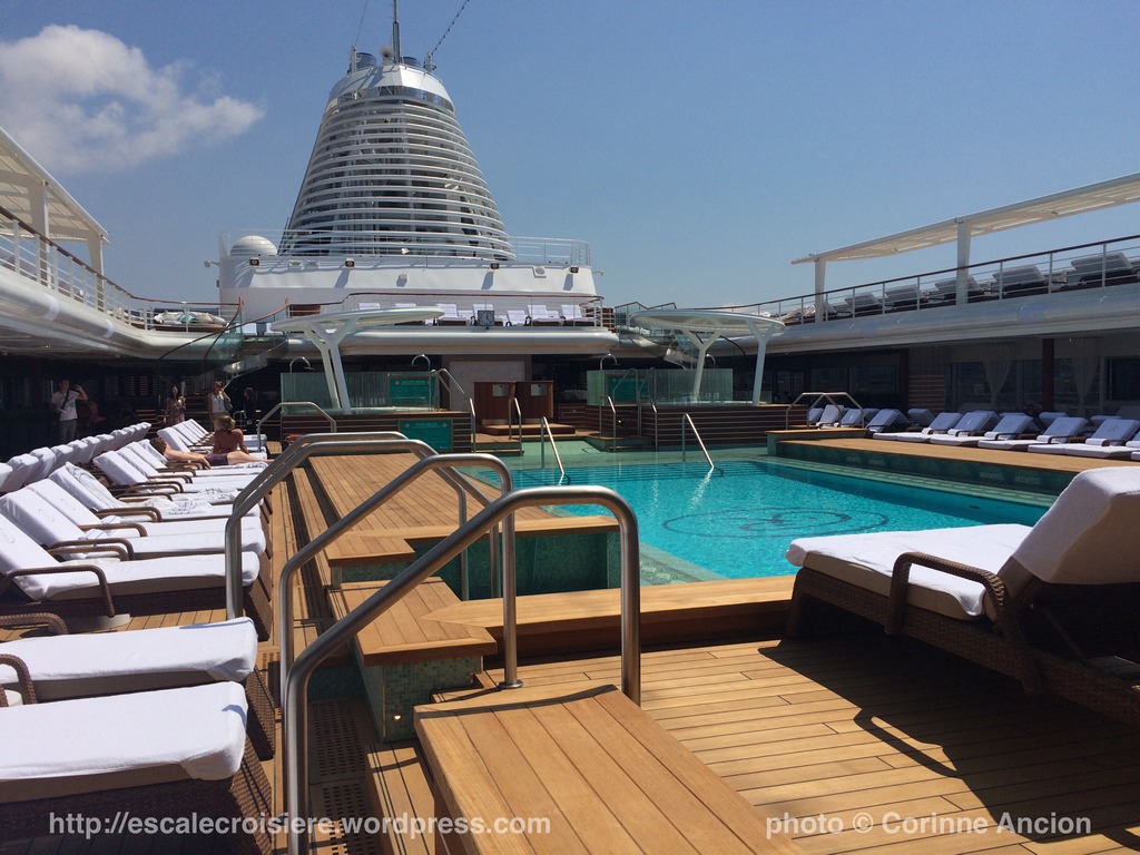 Seven Seas Explorer - Piscine et solarium