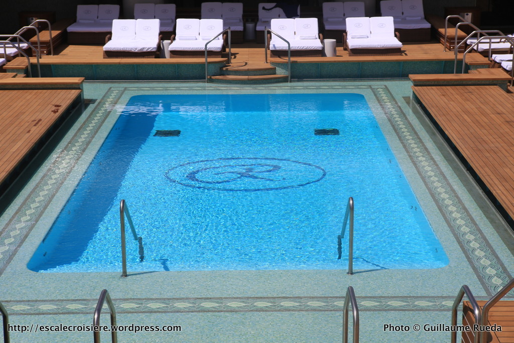 Regent Seven Seas - Piscine et solarium