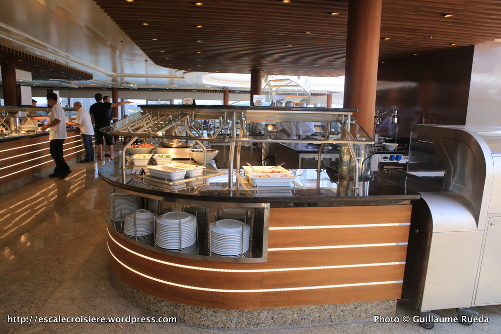 Seven Seas Explorer - Pool and Grill