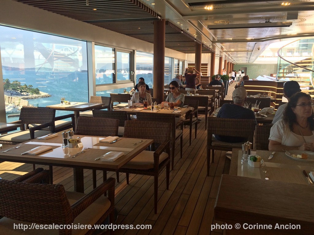 Seven Seas Explorer - Pool and Grill