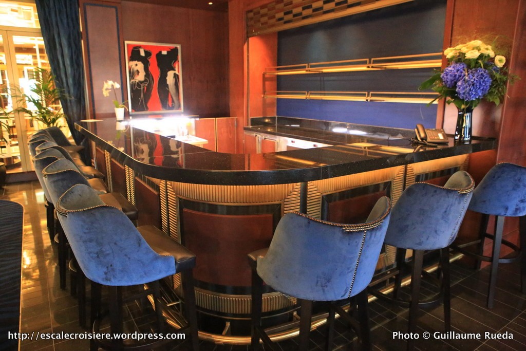 Seven Seas Explorer - Explorer Lounge