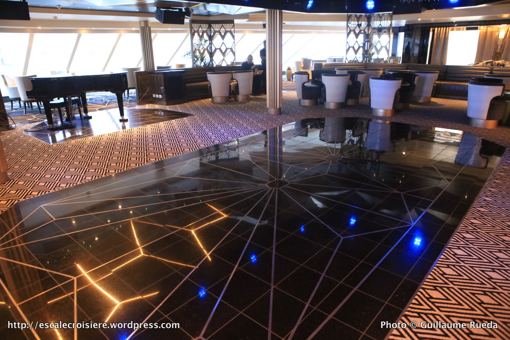 Seven Seas Explorer - Observation Lounge