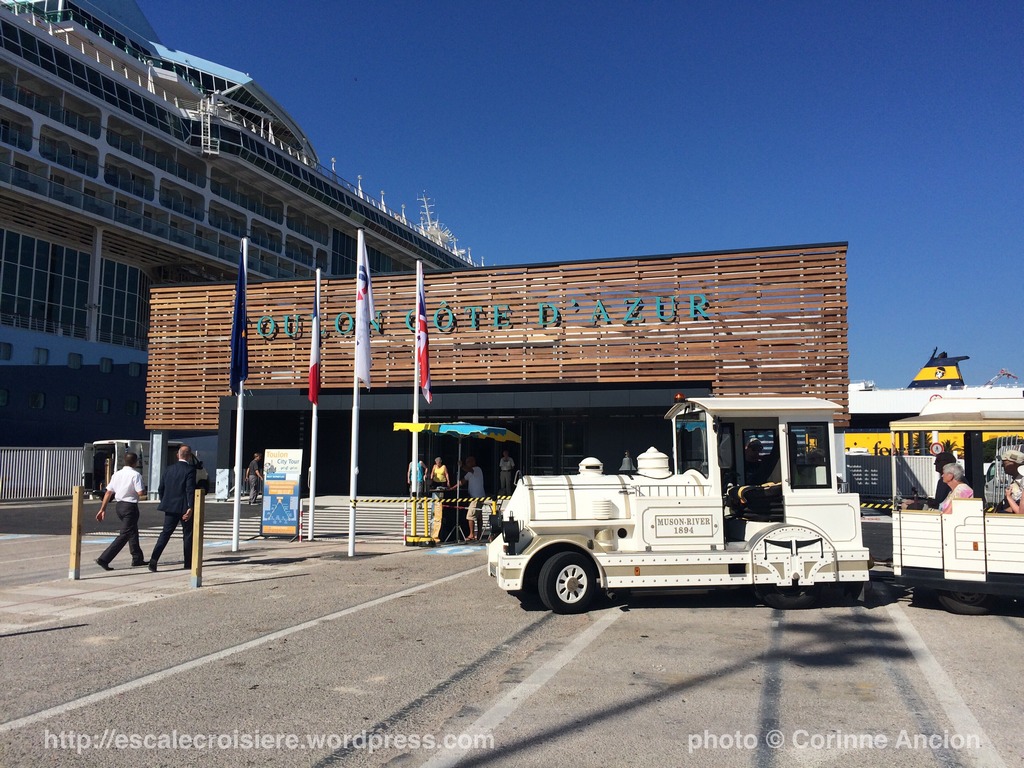Terminal Croisière de Toulon et petit train