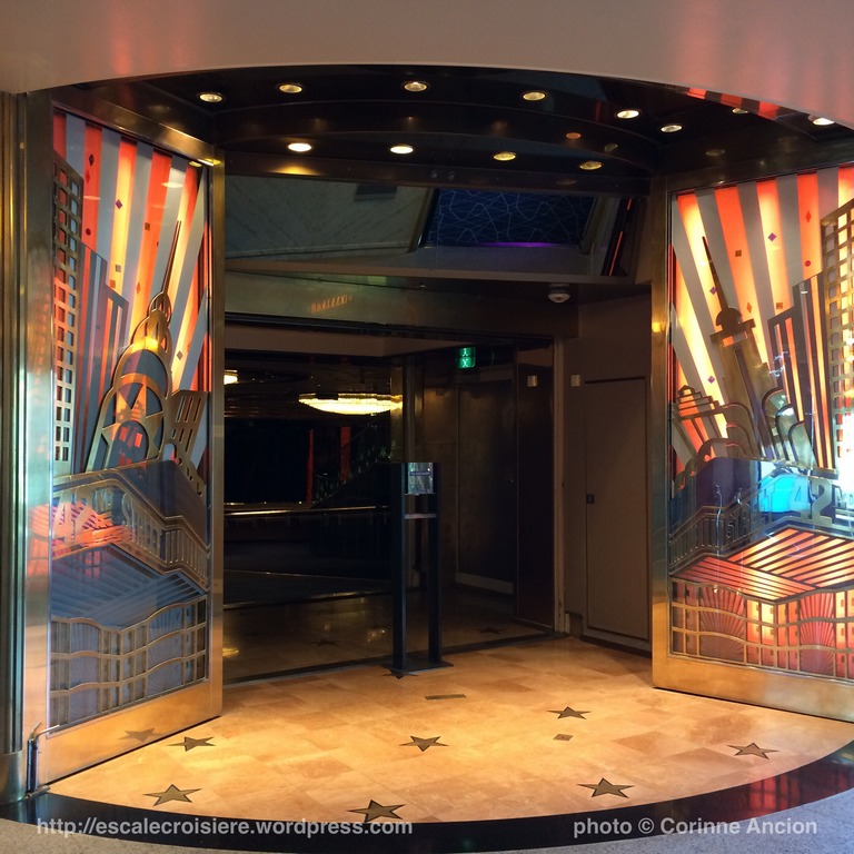 TUI Discovery - Broadway Show Lounge Théâtre