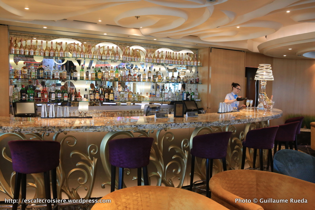 TUI Discovery - Atrium bar