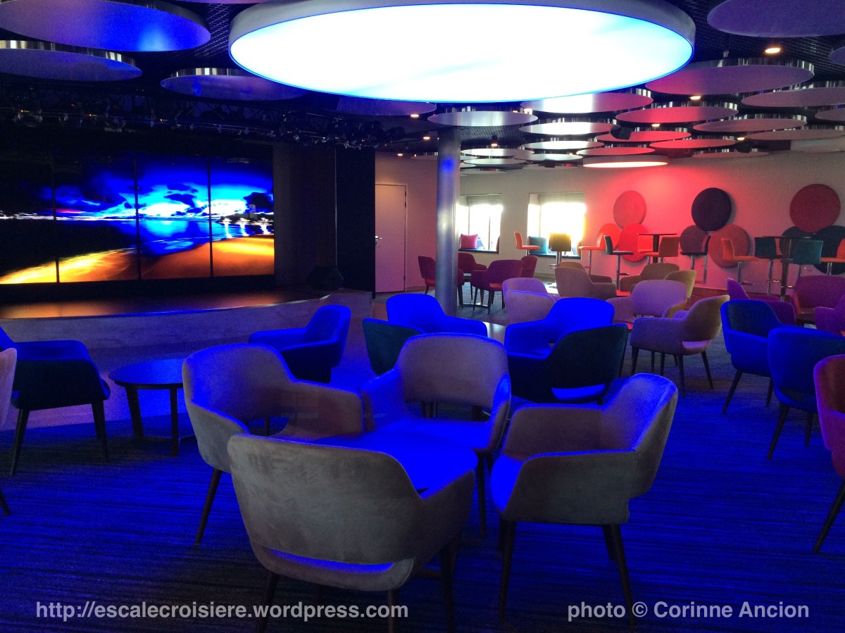 TUI Discovery - Live room