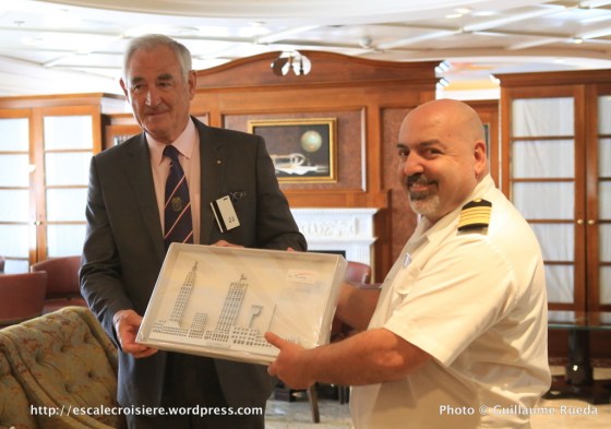 Sirena - Oceania - Echange de plaques escale inaugurale Le Havre
