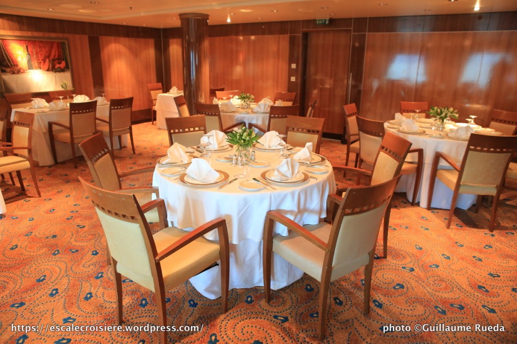 Queen Mary 2 - Britannia Club restaurant 2016