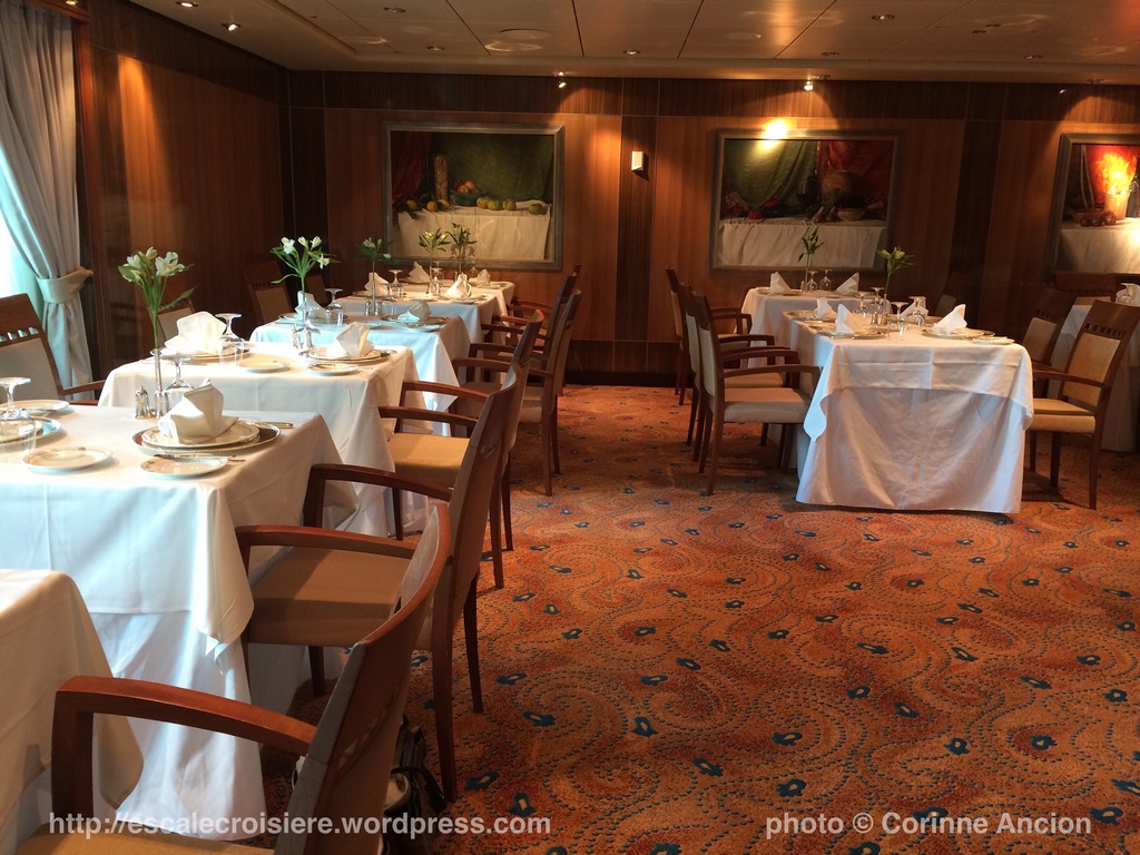 Queen Mary 2 - Britannia Club restaurant 2016
