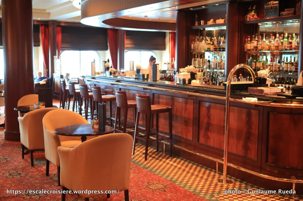 Queen Mary 2 - Golden Lyon Club 2016