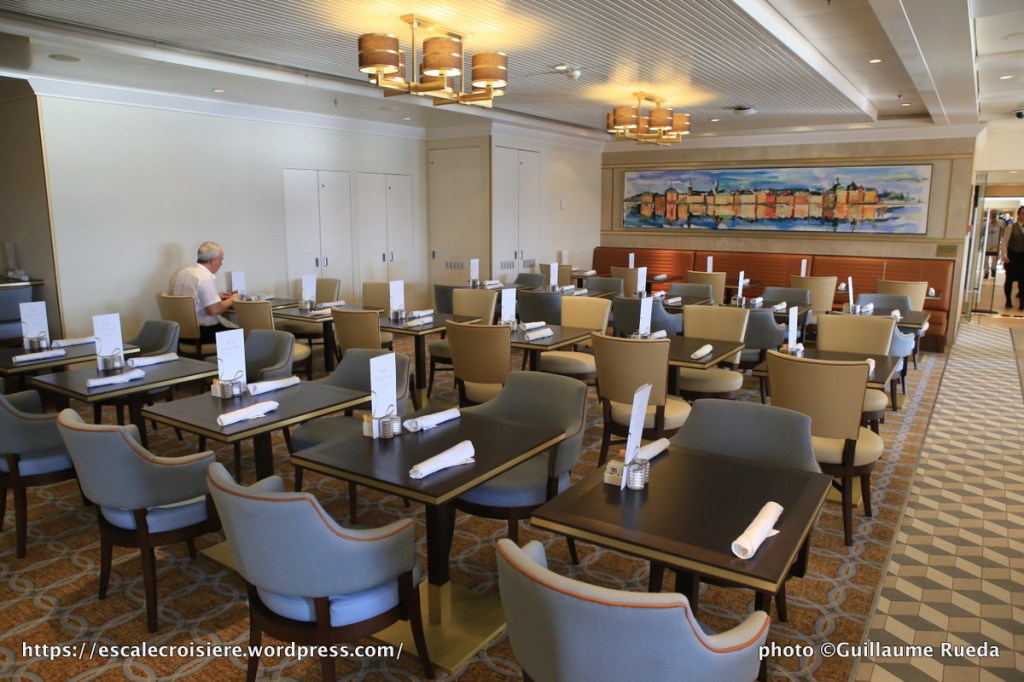 Queen Mary 2 - Kings Court buffet 2016 (10)