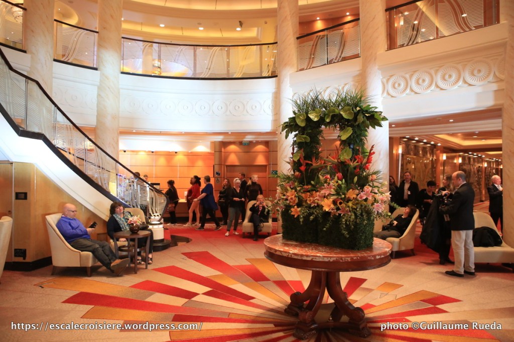 Queen Mary 2 - Lobby 2016