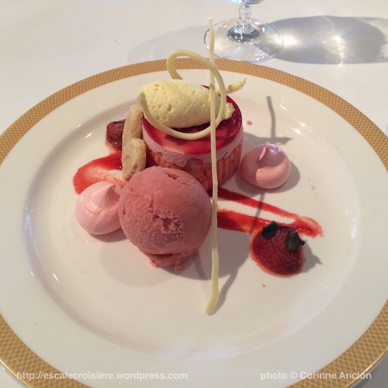 Queen Mary 2 - Verandah restaurant 2016