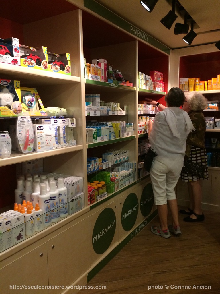 MSC Fantasia boutique - Duty free - Drugstore - pharmacie