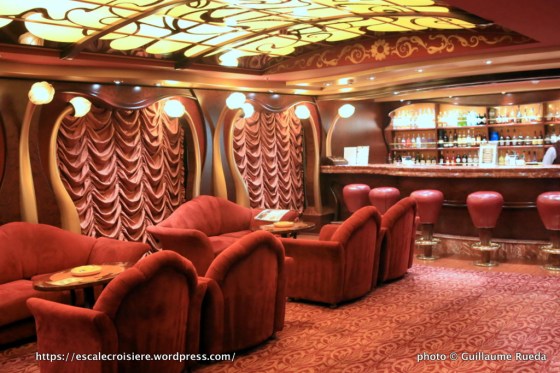 MSC Fantasia - Cigar Lounge