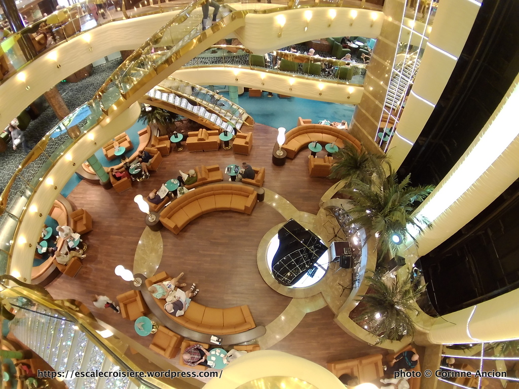 MSC Fantasia - Lobby